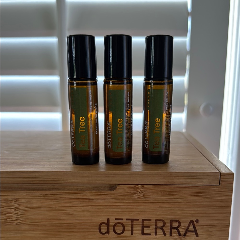 doTERRA Tea Tree Essential Oil Roll On - Picture 2 of 3